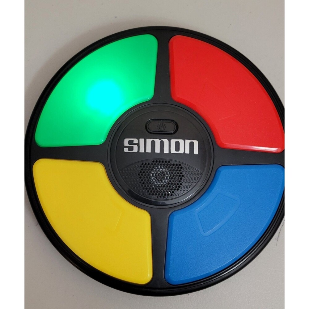 Simon Says Electronic Game Hasbro 2019 Classic Toy